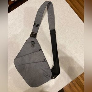 VADOO Sling Bag - Anti-theft Crossbody Shoulder Bag for Men and Women